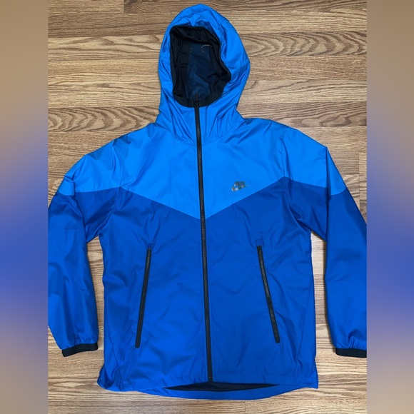 Nike Other - Nike Windbreaker Windbreaker Jacket New Size Medium